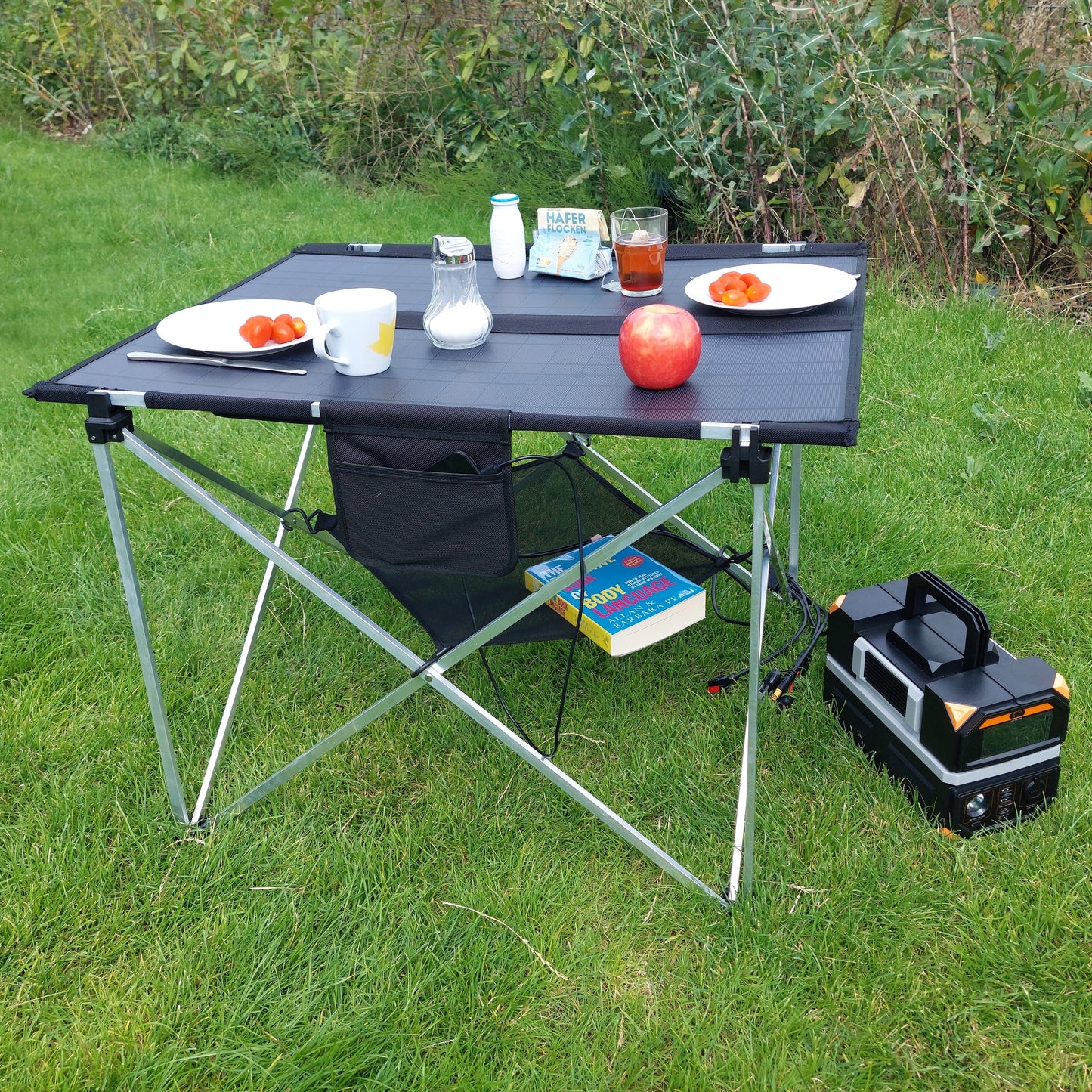 Technaxx TX-252 60-watt Foldable Solar Camping Table - Black