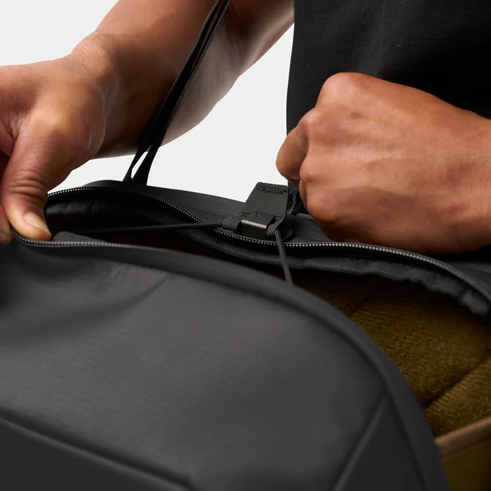 Nomatic McKinnon Camera Messenger 13L