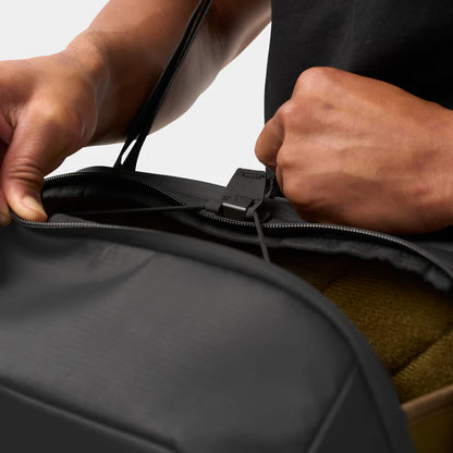 Nomatic McKinnon Camera Messenger 13L