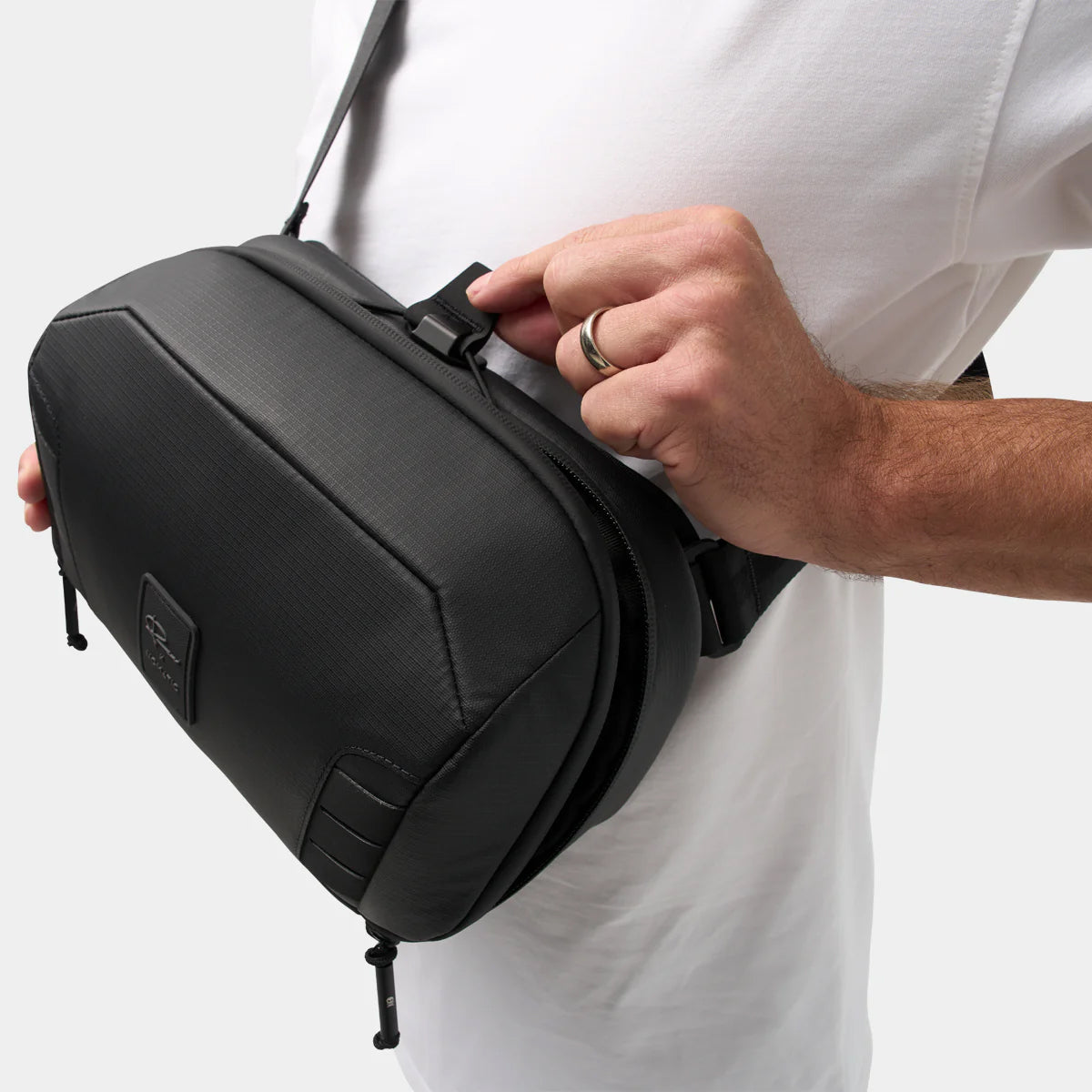 Nomatic McKinnon Camera Sling 5L