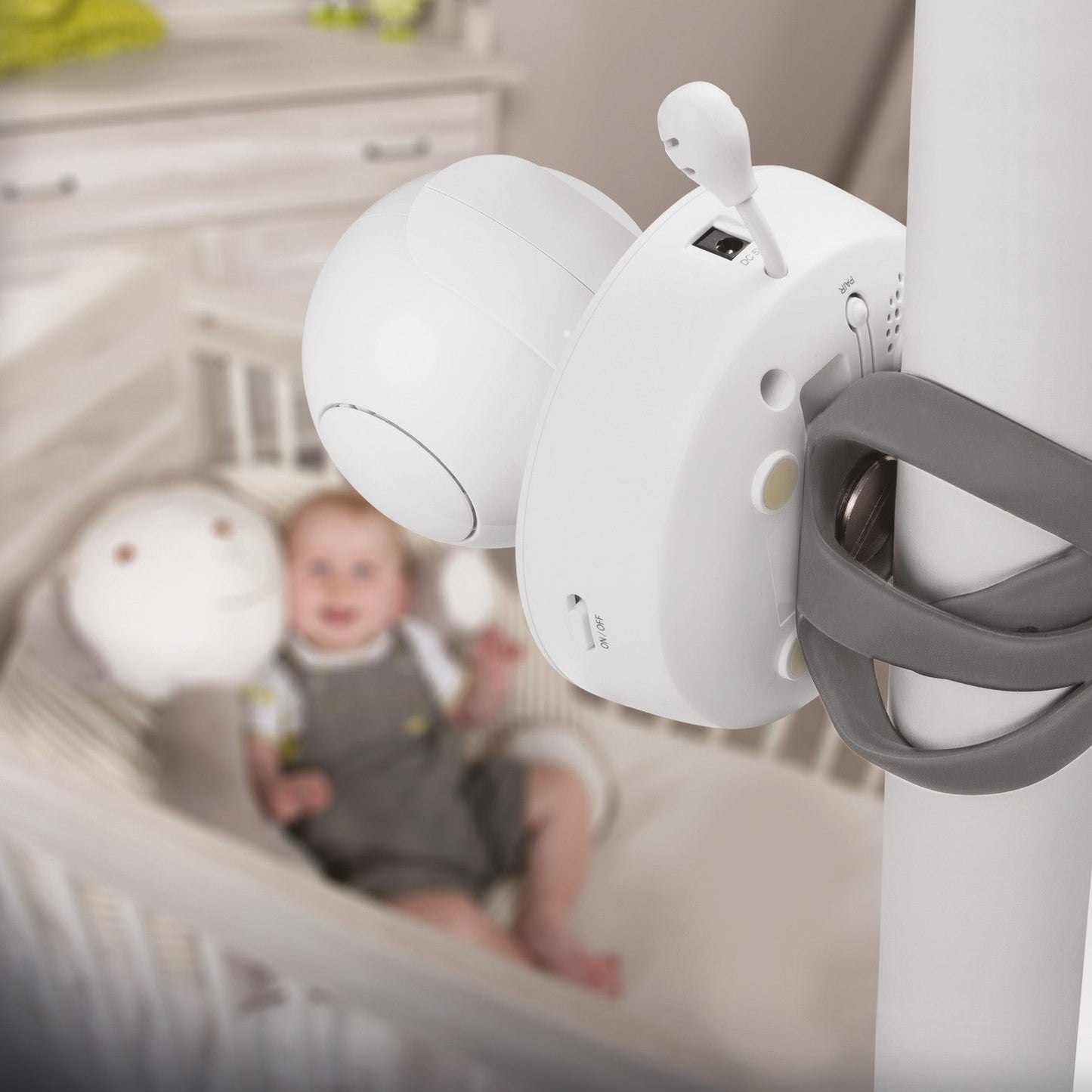 Motorola VM855 Connect Portable Wi-Fi Video Smart Baby Monitor with Flexible Crib Mount - White & Gold